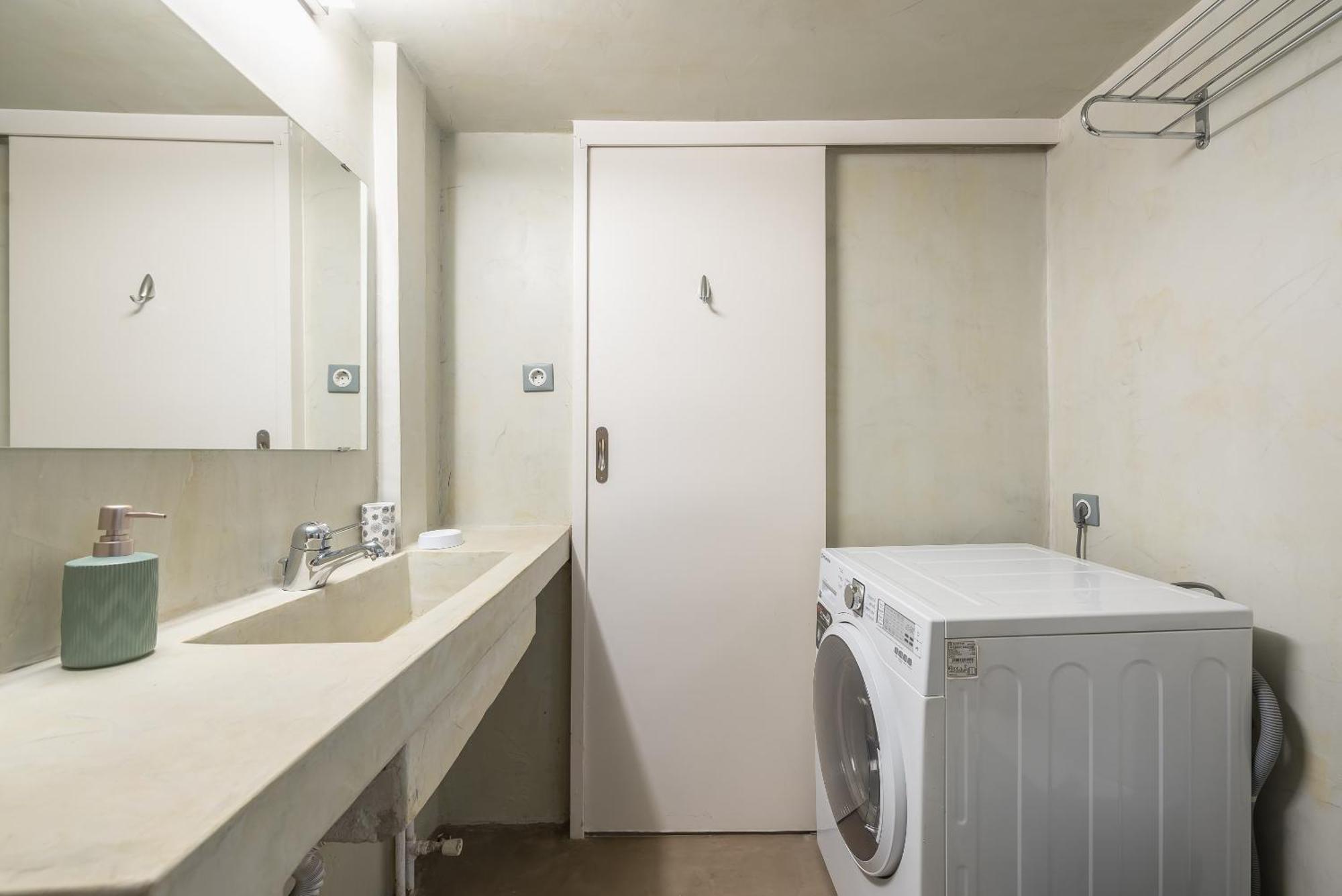 Stylish 2 Bd Urban Retreat Near Panormou Metro Lägenhet Aten Exteriör bild