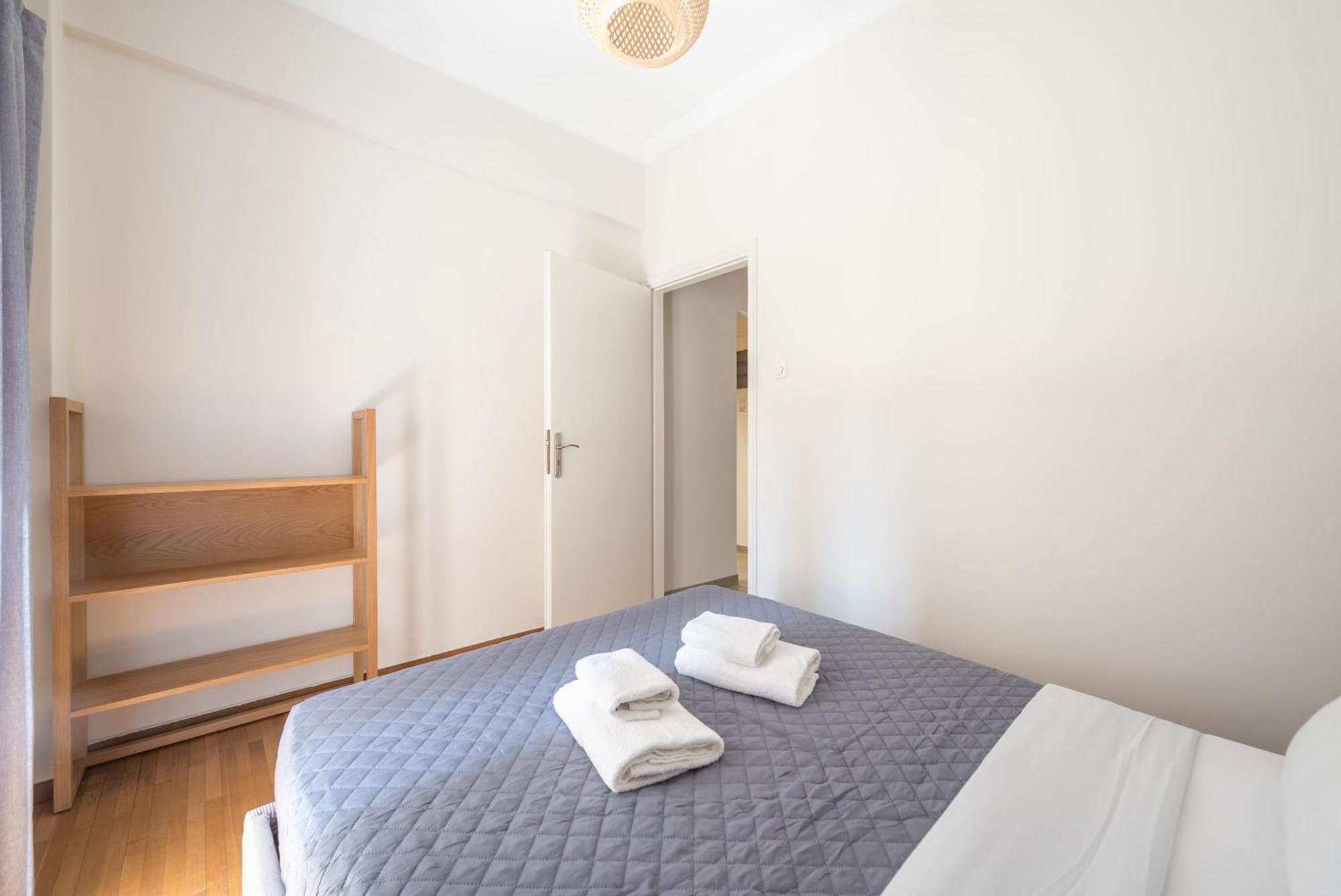 Stylish 2 Bd Urban Retreat Near Panormou Metro Lägenhet Aten Exteriör bild